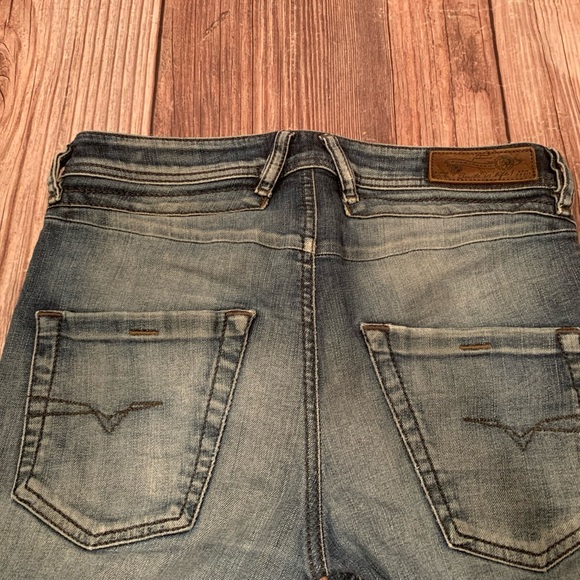 Diesel BELTHER regular slim tapered size 28
Inseam 29-30” stretch - Picture 9 of 14